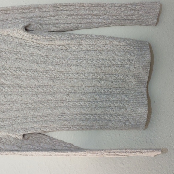 USED CROFT & BARROW CREAM SWEATER SIZE M HAS HOLE IN FRONT 100% COTTON - Picture 10 of 10